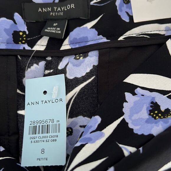 Ann Taylor Wide leg floral pants- size 8P - Picture 11 of 11